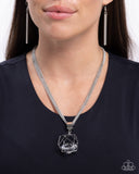 Eager Elegance - White